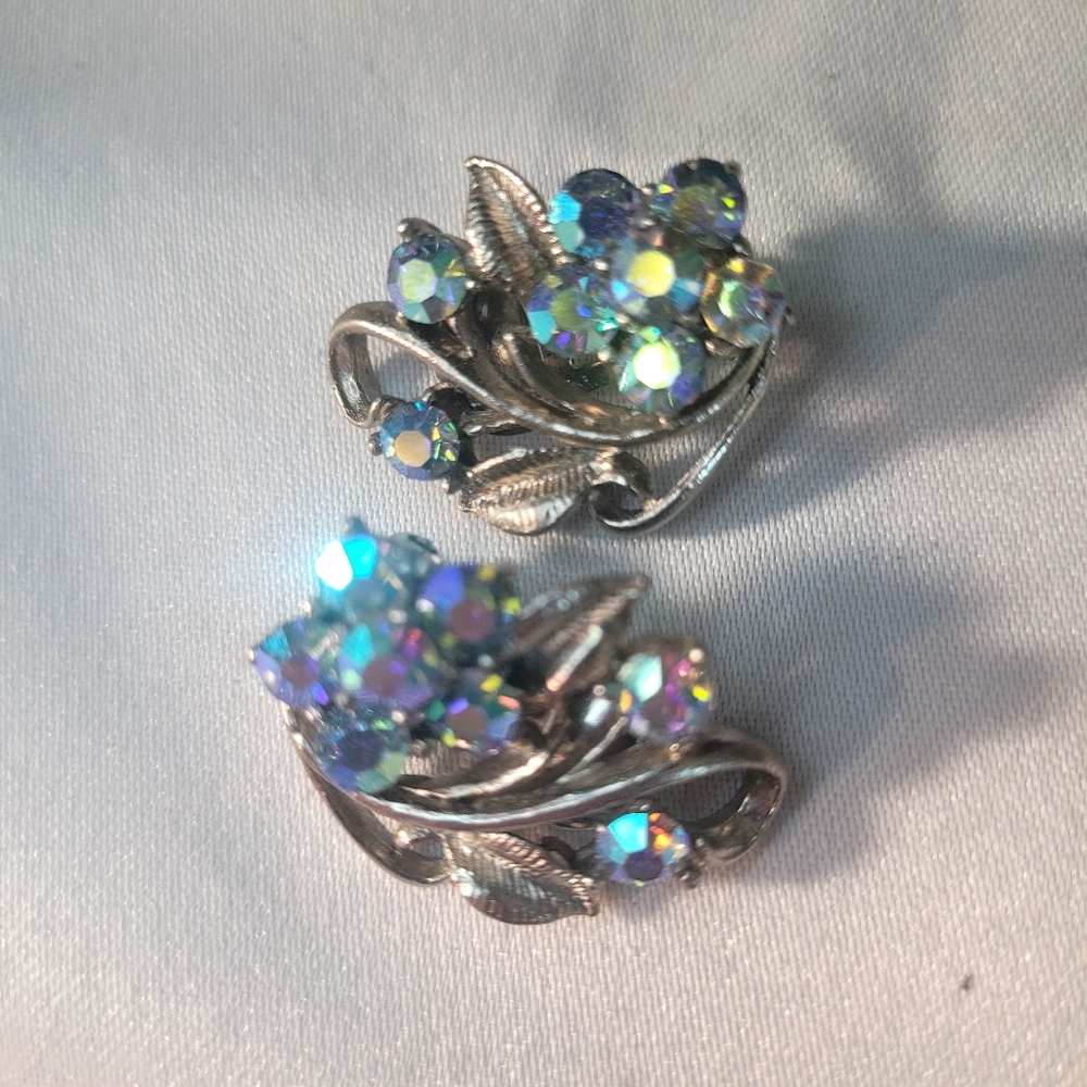 Vintage Elegant Silver and Blue Crystal Clip-on Earrings